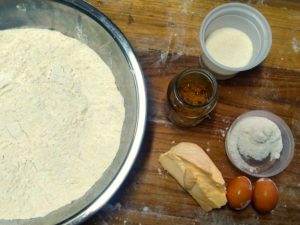 Ingredientes del Pan de ajo confitado